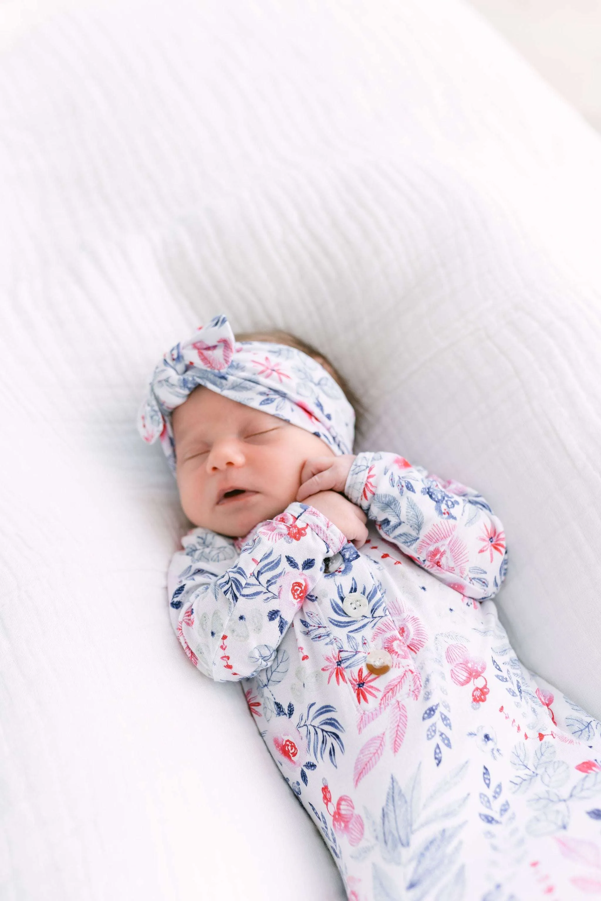 August Knotted Baby Gown and Hat Set with Headband | Bloom