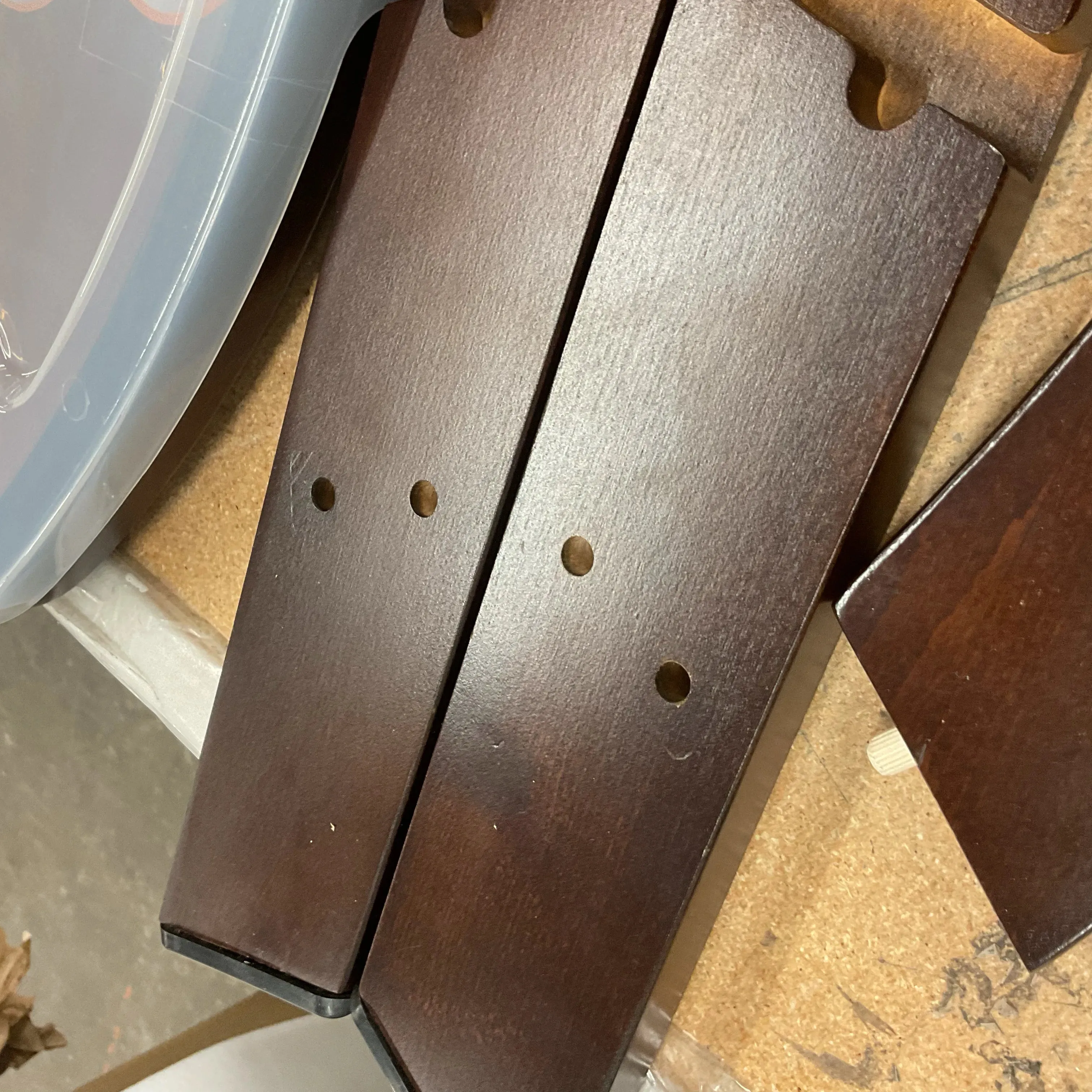 Beyond Junior Y High Chair - Mahogany/Cream (See Description)