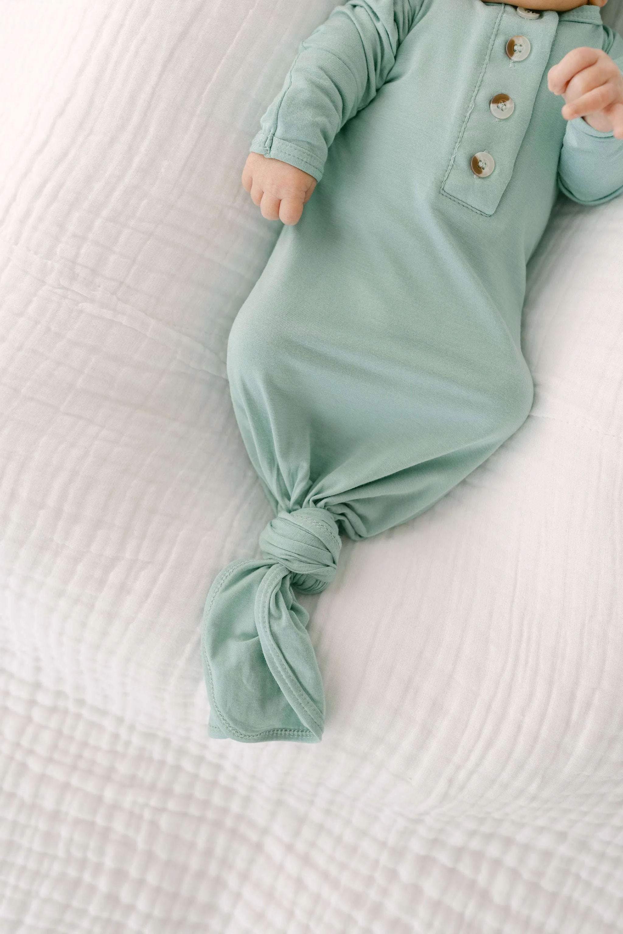 Emerson Knotted Baby Gown & Hat Set |  Mint