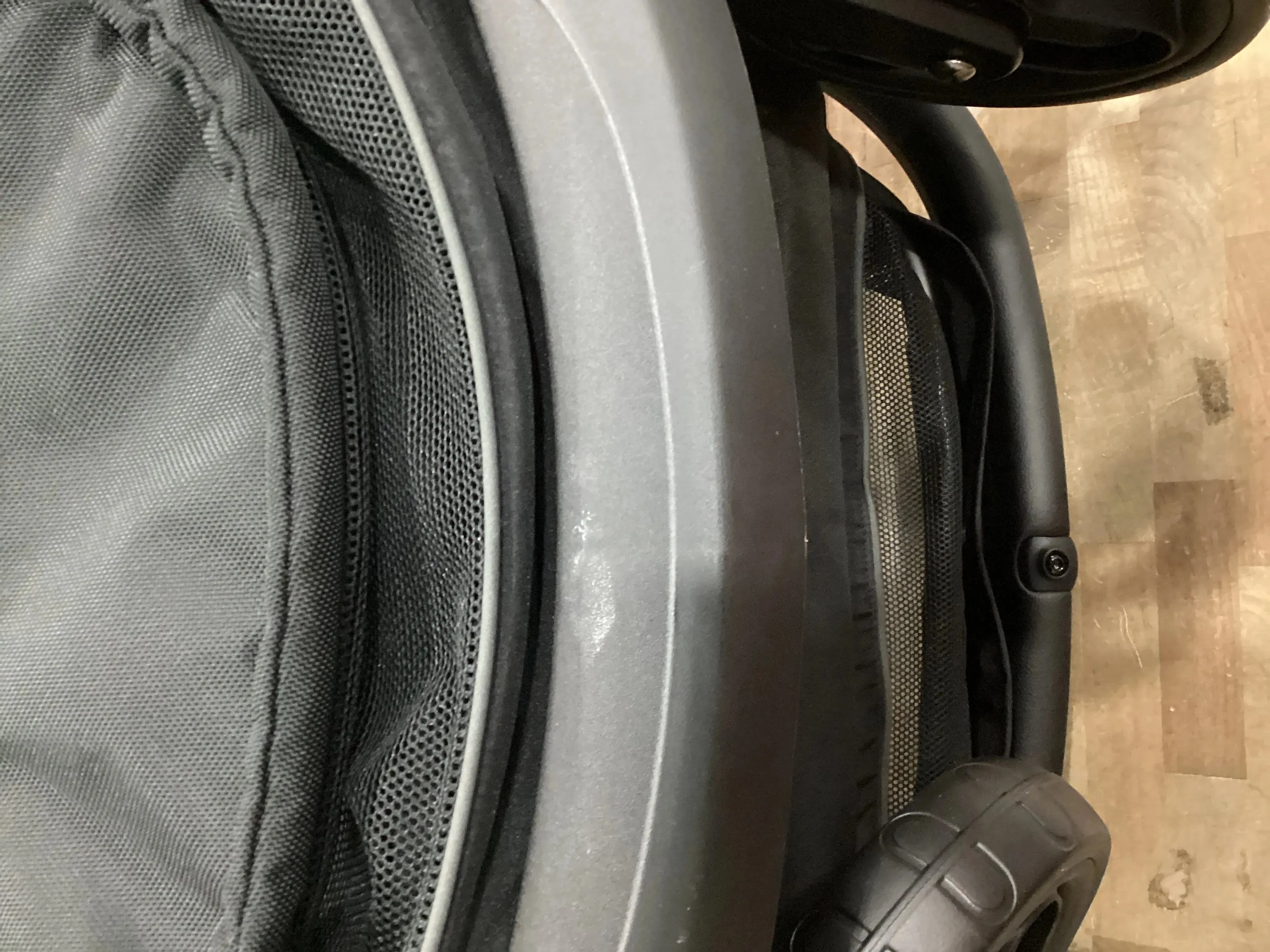 Graco Modes Nest Travel System with Adjustable Reversible Seat (Floor Model)