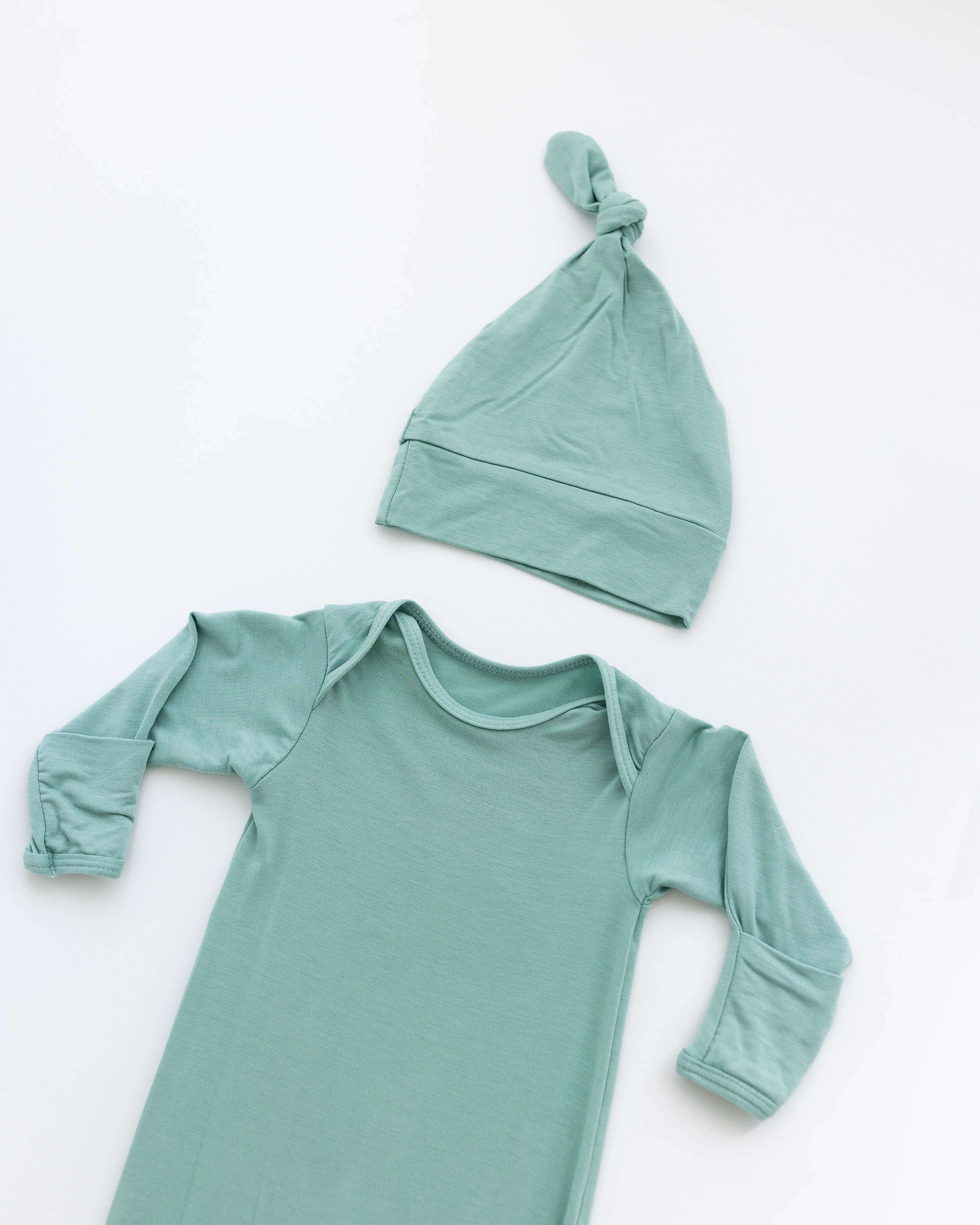 Marley Knotted Baby Gown and Hat Set