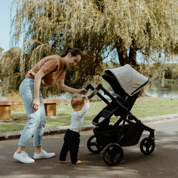 Oscar M2 Pram VARIOUS COLOURS